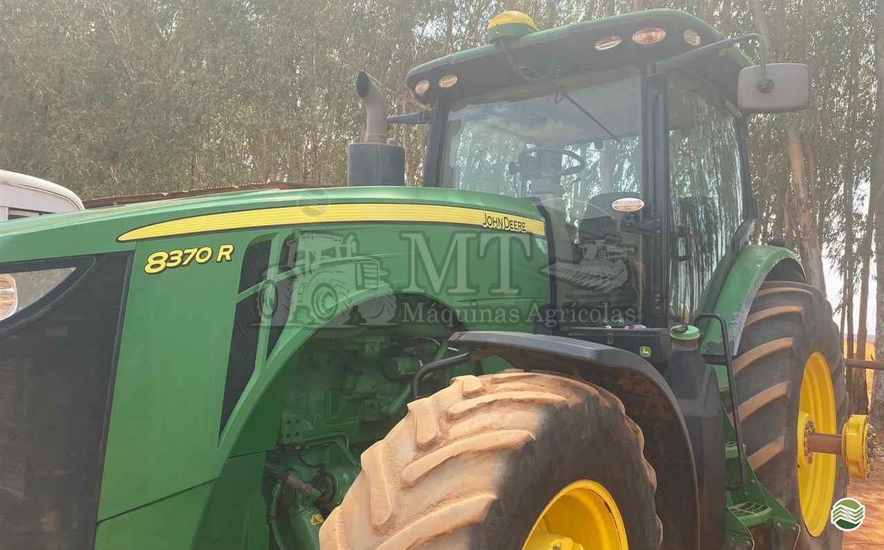 TRATOR JOHN DEERE JOHN DEERE 8370R Tração 4x4 MT Máquinas Agrícolas CAMPO VERDE MATO GROSSO MT